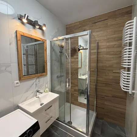 New Cozy In A Gated Complex In Wola Apartamento *